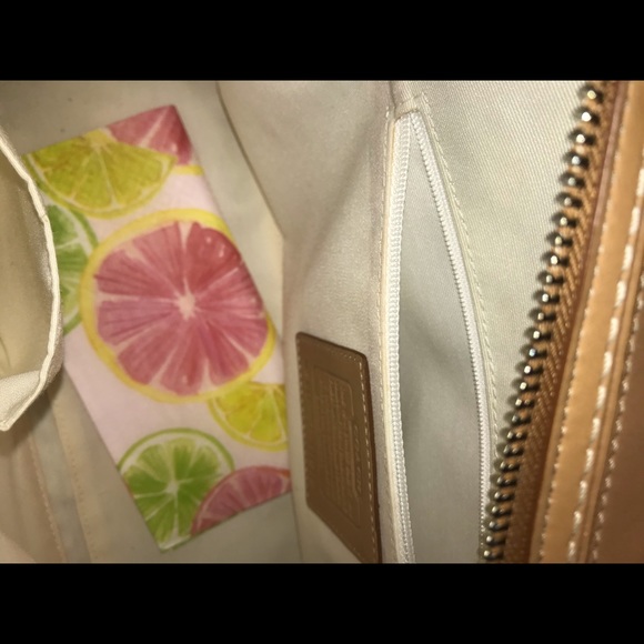 COACH Handbag almost new used a couple of times. - Picture 5 of 8